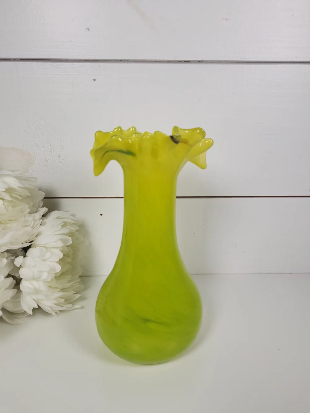 Vintage Lime Green Hand Blown Glass Art Vase w/ Ruffled Edge 8.5